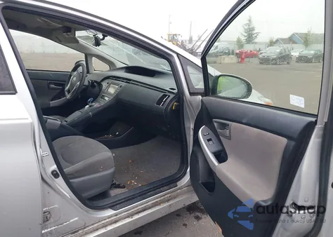 2013 Toyota Prius Two z USA, uszkodzony, nr VIN JTDKN3DU2D5565416